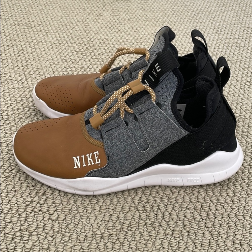 Nike Free Run cmtr 18 varsity in leather & gray